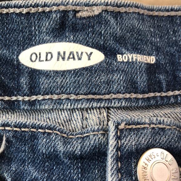 Old Navy Boyfriend distressed medium wash jean shorts rolled hem size 2 - Picture 7 of 8